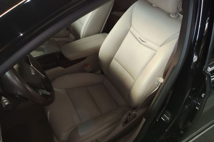 凯迪拉克XTS 2016款 28T 精英型中控内饰19