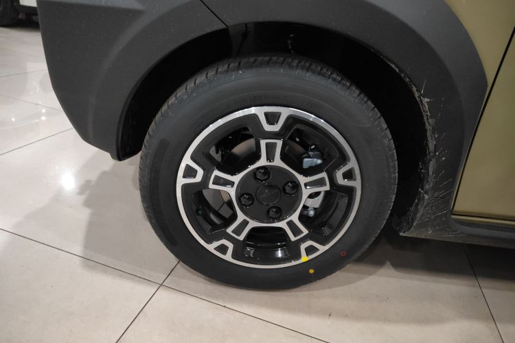 吉利银河 2025款 210km 熊猫骑士车身外观6007