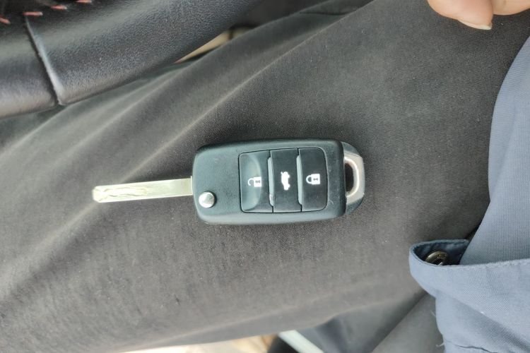 长安 逸动 2016款 XT 1.6L 自动俊酷型中控内饰11