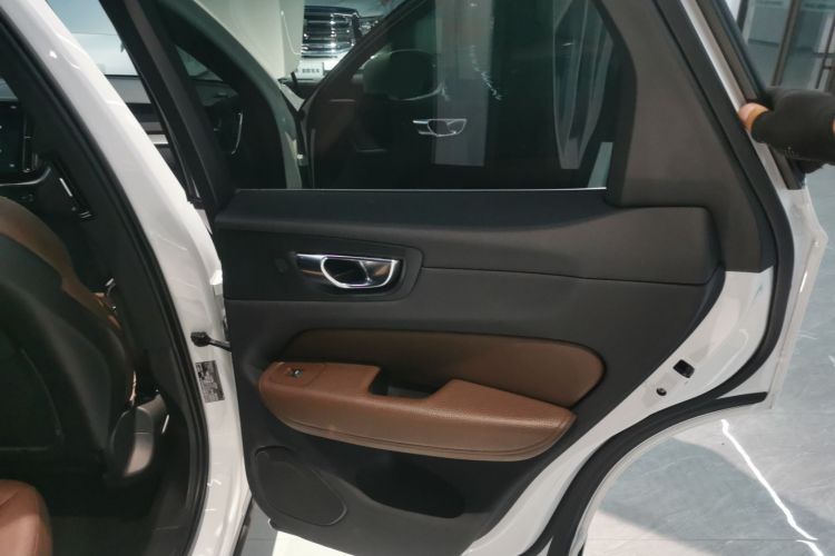 沃尔沃XC60 2021款 T5 四驱智逸豪华版中控内饰7006