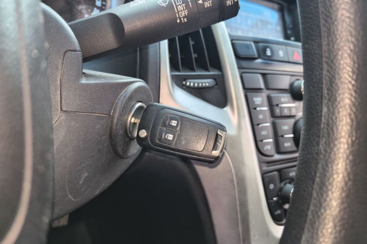 别克 英朗 2014款 XT 1.6L 自动时尚版中控内饰11