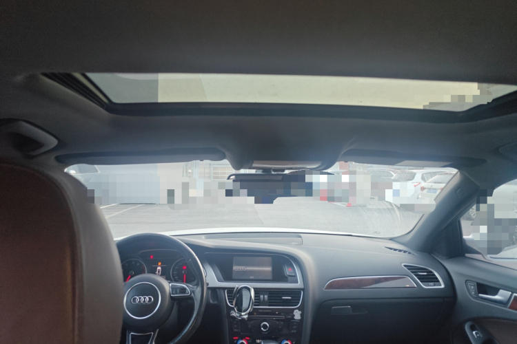 奥迪A4L 2016款 35 TFSI 典藏版 自动标准型中控内饰22