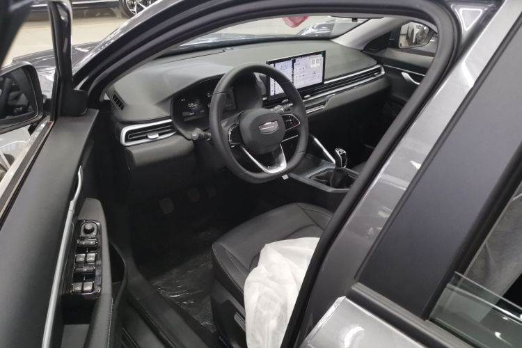 吉利汽车 帝豪 2026款 第4代 400万纪念款 1.5L 手动超越型中控内饰20