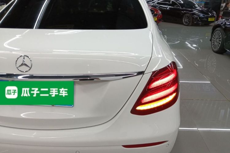 奔驰E级 2020款 E 300 L 豪华型车身外观9