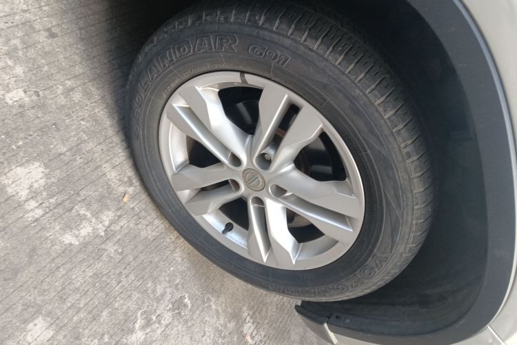 日产 奇骏 2012款 2.5L CVT豪华版 4WD车身外观6007