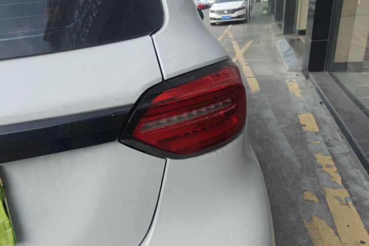 零跑汽车 零跑T03 2022款 玛瑙版车身外观9