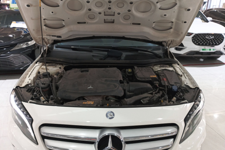 奔驰GLA 2015款 GLA 200 时尚型机舱底盘24