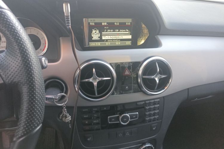 奔驰GLK级 2013款 GLK 300 4MATIC 动感天窗型中控内饰16