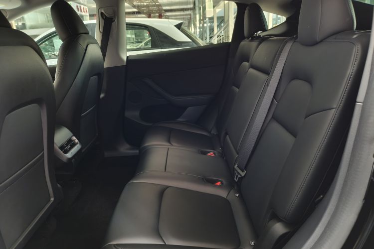 特斯拉 Model Y 2022款 改款 后轮驱动版中控内饰21