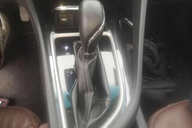 别克GL6 2019款 18T 6座互联尊贵型 国VI局部细节18