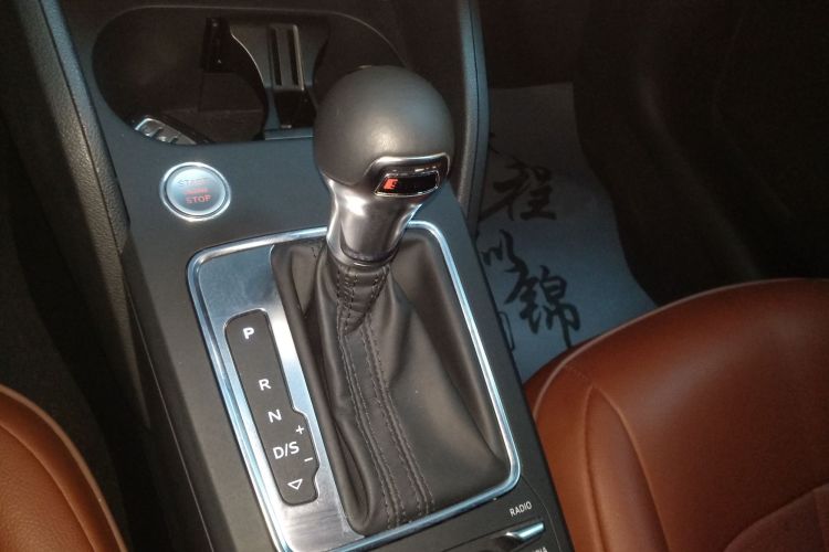 奥迪Q2L 2021款 35 TFSI 进取动感型局部细节18