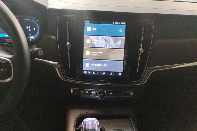 沃尔沃V90 2024款 Cross Country B5 AWD 智尊版中控内饰16