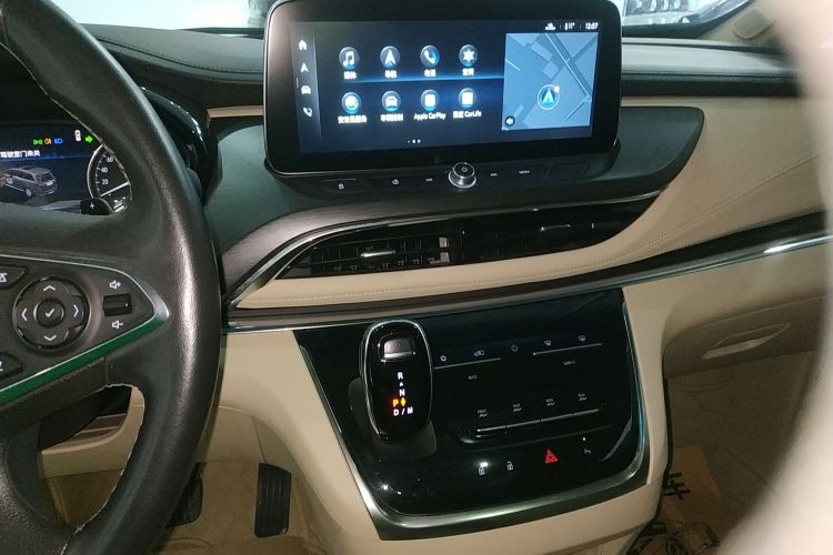 别克GL8 2023款 陆上公务舱 652T 豪华型中控内饰16