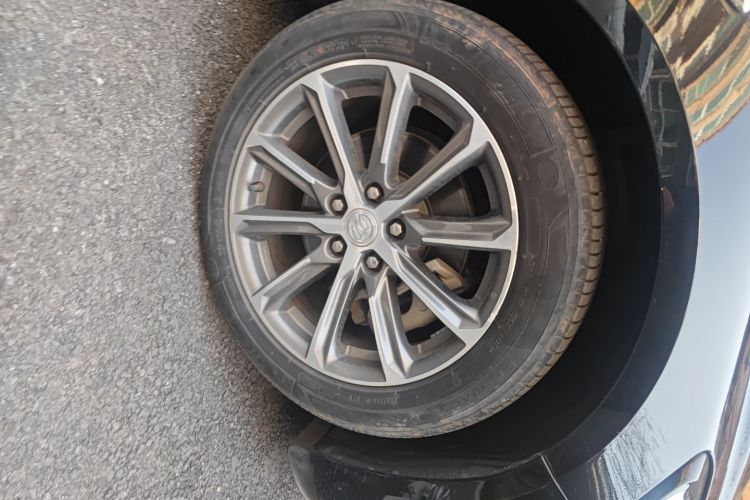 别克 君越 2021款 652T 豪华型车身外观10