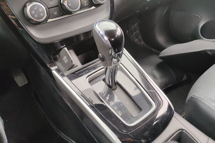 日产 轩逸 2016款 1.6XL  CVT尊享版中控内饰18