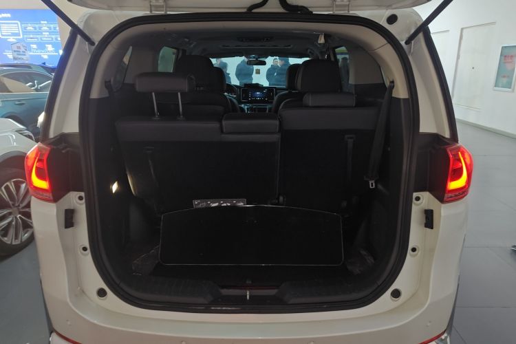 广汽传祺 传祺M8 2023款 领秀系列 390T 豪华版机舱底盘23