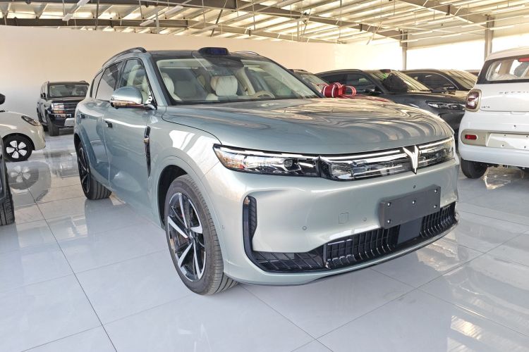 岚图汽车 岚图FREE 2025款 FREE+ 后驱乾崑版车身外观3