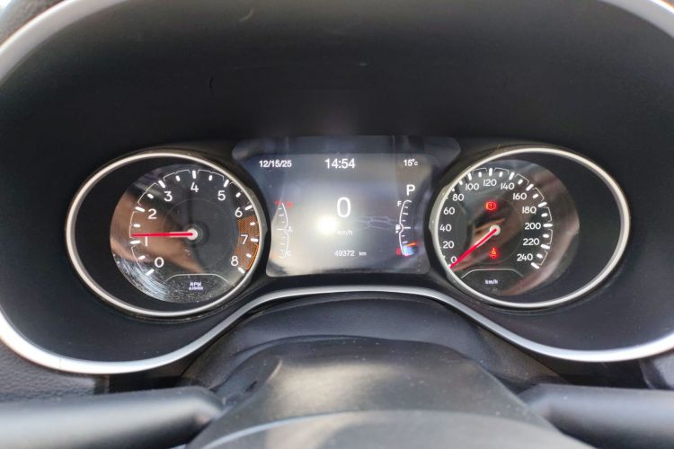 Jeep 指南者 2019款 200T 自动家享-互联大屏版中控内饰14