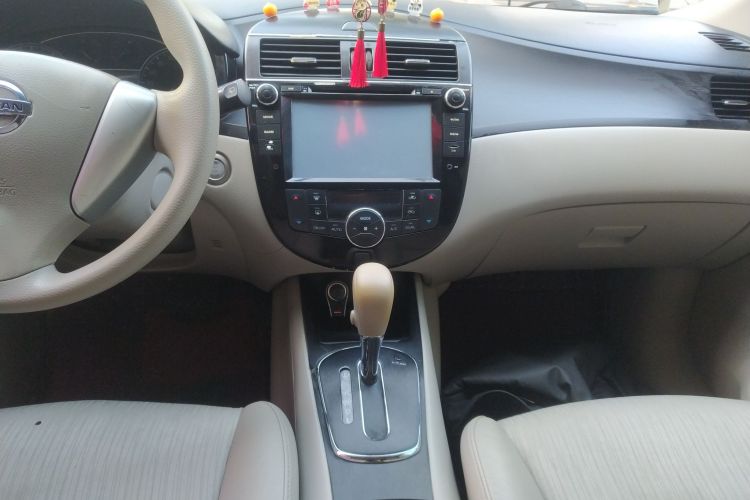 日产 骐达TIIDA 2011款 1.6L CVT智能型中控内饰16
