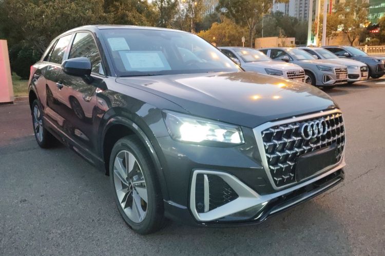 奥迪Q2L 2025款 35TFSI 时尚动感型车身外观3