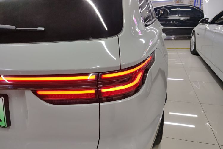 理想汽车 理想ONE 2021款 增程6座版车身外观9