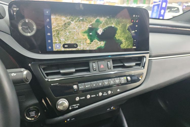 雷克萨斯ES 2023款 200 卓越版中控内饰16