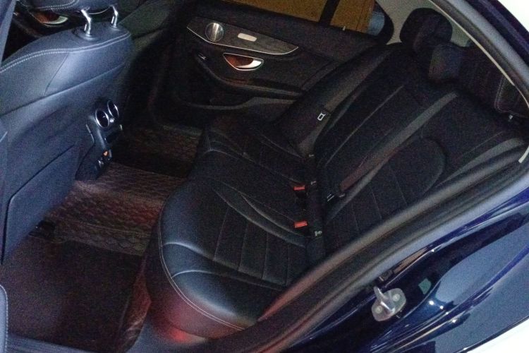 奔驰C级 2020款 C 260 L 运动版中控内饰7004