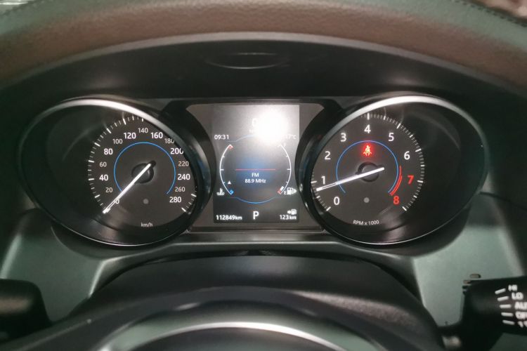 捷豹XFL 2018款 XFL 2.0T 200PS 精英版局部细节14