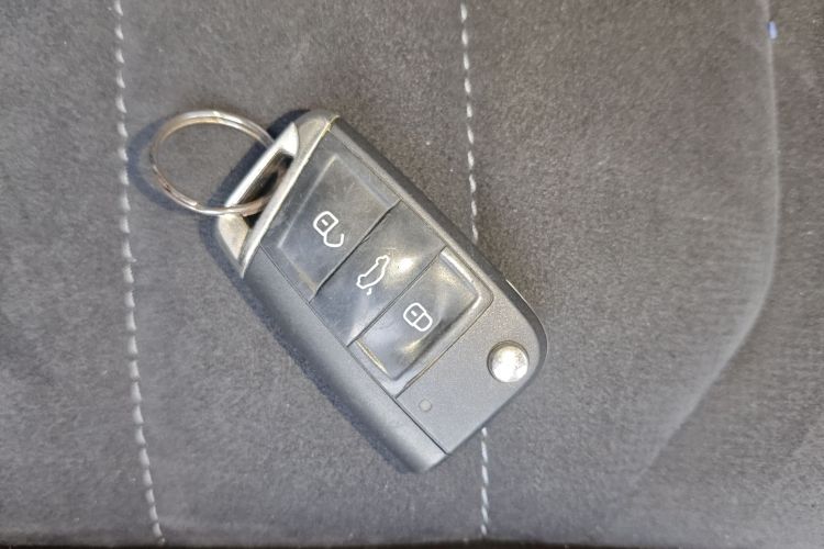 大众 高尔夫 2018款 280TSI 自动旗舰型中控内饰7001