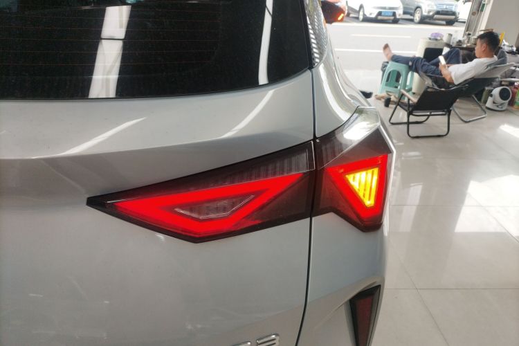 广汽传祺 传祺GS3 2023款 影速 270T 劲享版车身外观6006