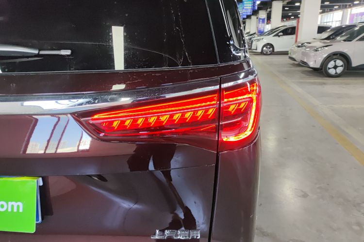 别克GL8 2020款 Avenir艾维亚 七座亲礼版车身外观6006