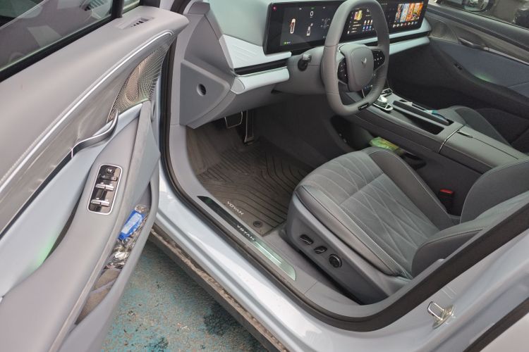 岚图汽车 岚图追光 2023款 四驱标准版中控内饰7003