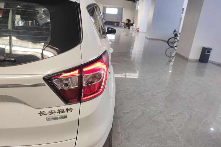 福特 翼虎 2018款 EcoBoost 180 两驱铂翼型车身外观9