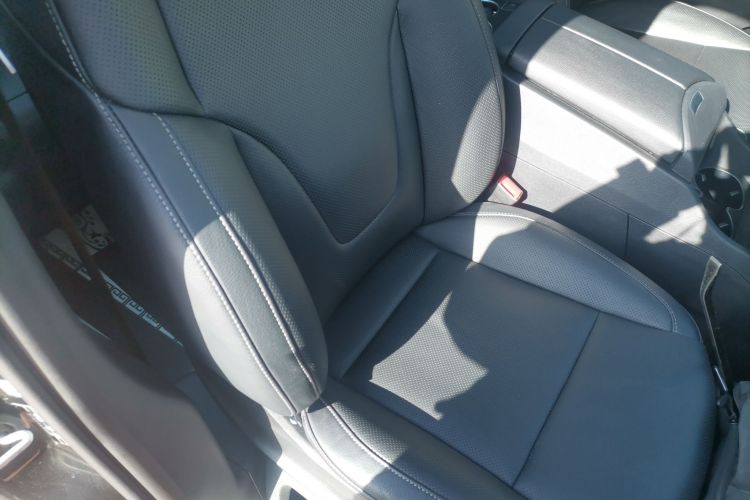 奔驰V级 2017款 V 260 L 尊贵加长版局部细节41