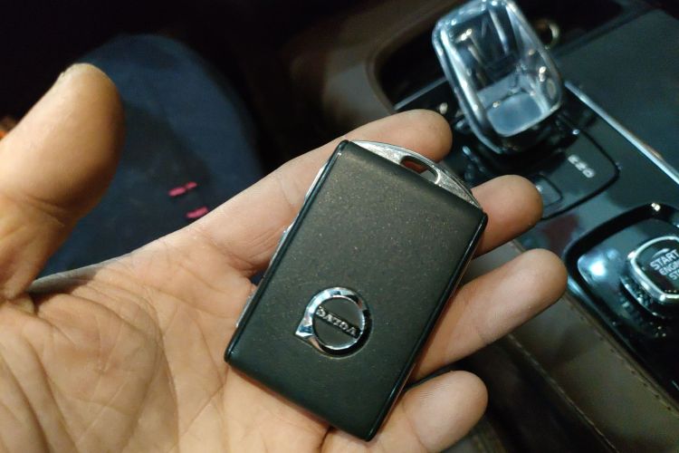 沃尔沃XC90新能源 2022款 E驱混动 T8 智尊豪华版 7座中控内饰11