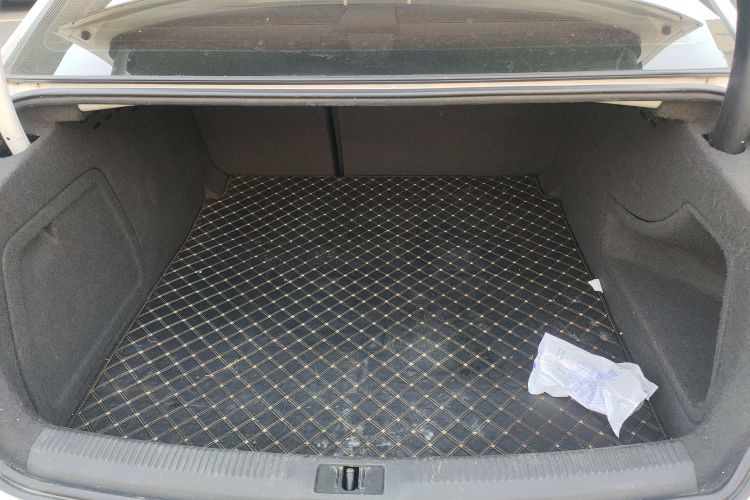 奥迪A4L 2015款 45 TFSI quattro个性运动型机舱底盘23