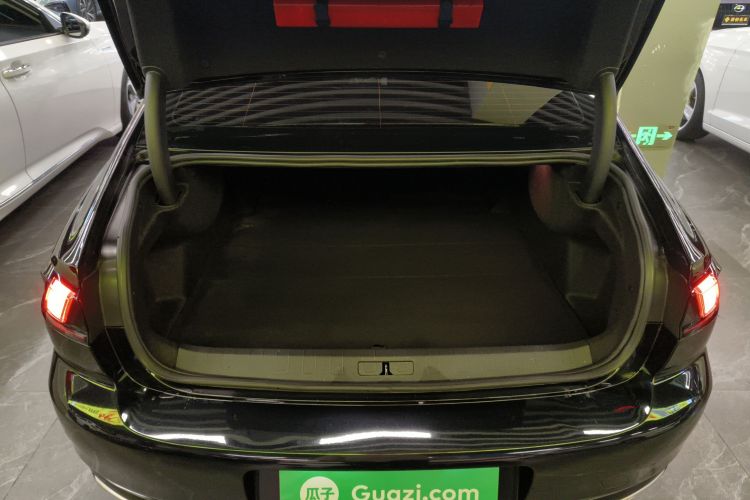 标致508 2022款 508L 360THP PureTech 驾趣版机舱底盘23