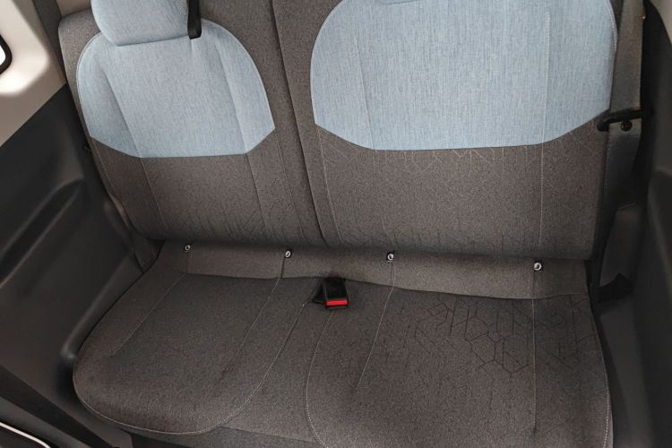 吉利银河 2024款 熊猫mini 200km 耐力熊中控内饰21