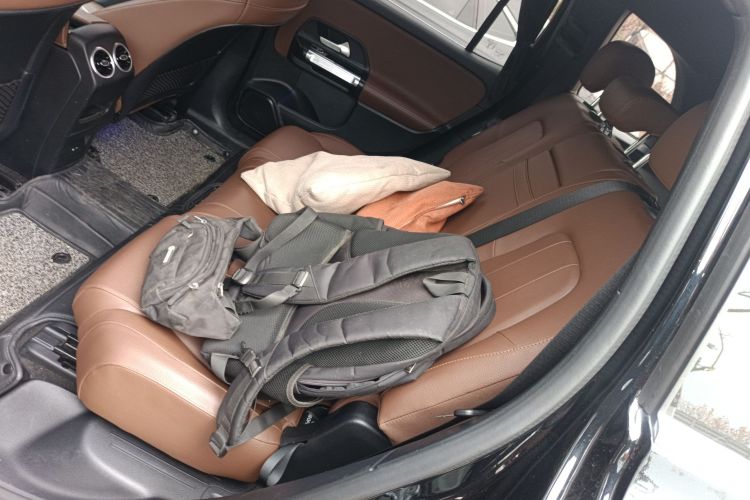 奔驰GLB 2021款 GLB 200 动感型中控内饰21