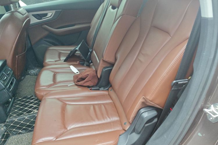 奥迪Q7 2018款 40 TFSI 舒适型中控内饰21