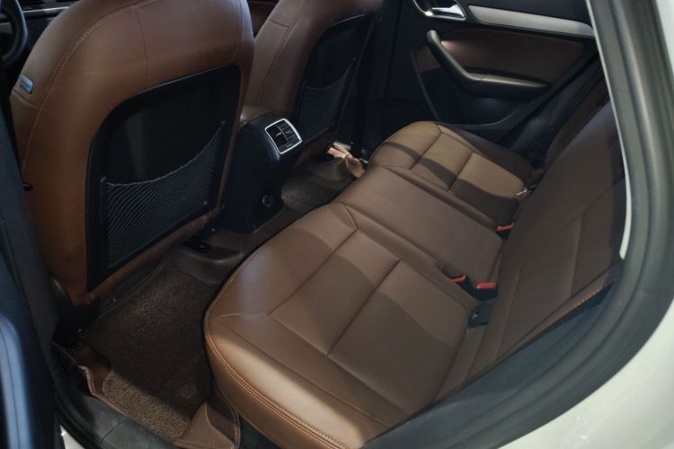 奥迪Q3 2015款 30 TFSI 进取型中控内饰7004