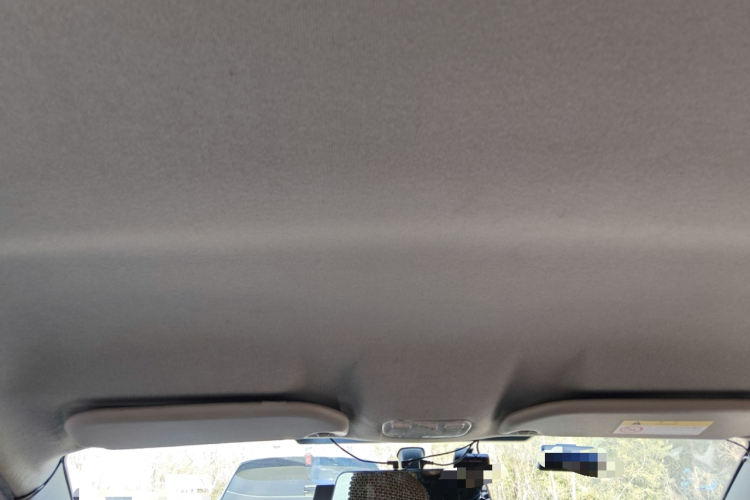 标致301 2016款 1.6L 手动舒适版中控内饰22