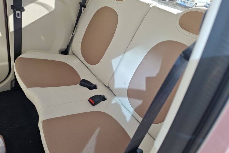 奔腾小马 2026款 222km 炫彩马中控内饰7004