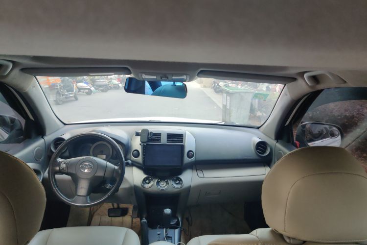 丰田 RAV4荣放 2010款 2.0L 自动豪华升级版局部细节22