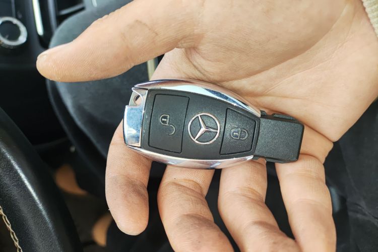 奔驰B级 2019款 B 200 动感型中控内饰11