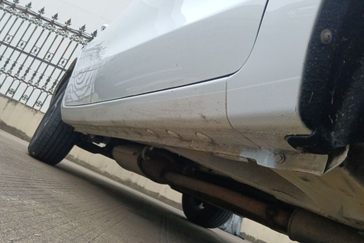 比亚迪 宋 2020款 经典版 1.5T 手动豪华型局部细节9001