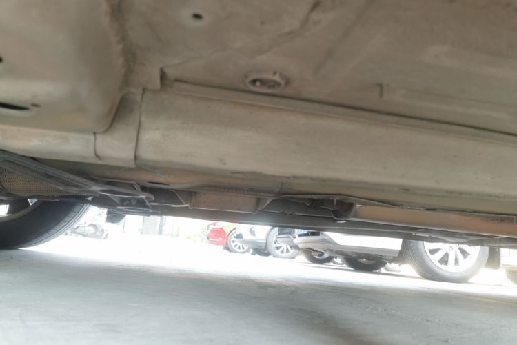 别克 君威 2015款 2.0L 领先时尚型局部细节9004