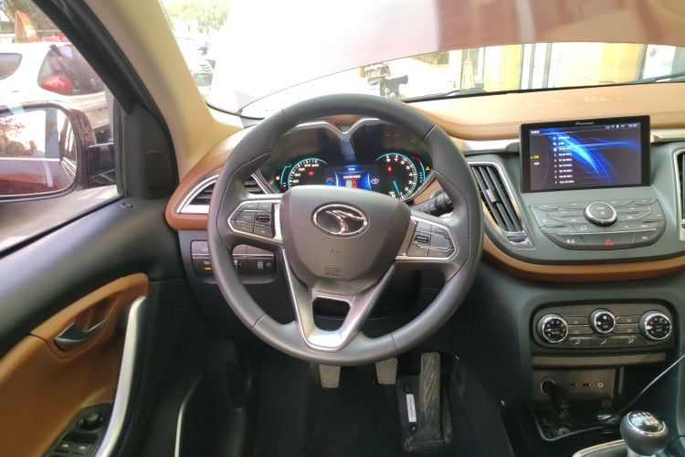 东南DX7 2017款 1.5T 手动凯旋版中控内饰13