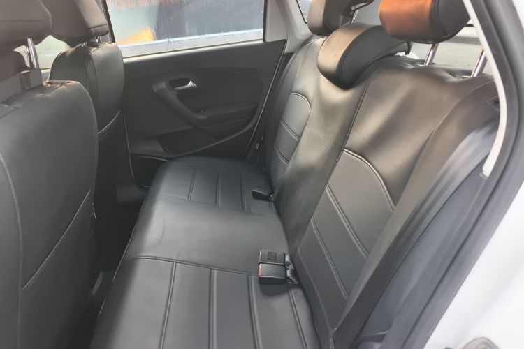 大众 Polo 2016款 1.4L 手动风尚型中控内饰7004