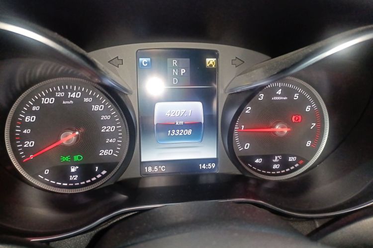 奔驰C级 2017款 改款 C 200 L 运动版中控内饰14